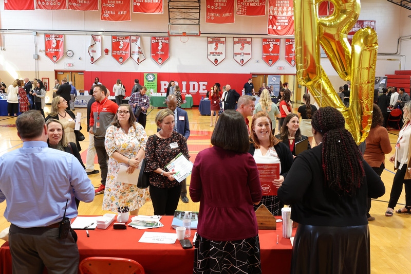 Prospective+teachers+chat+with+RV+administrators+at+the+Job+Fair