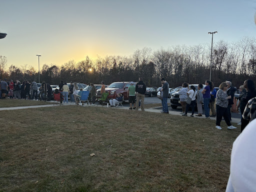 Long line of voters wrapping around the First Baptist Church